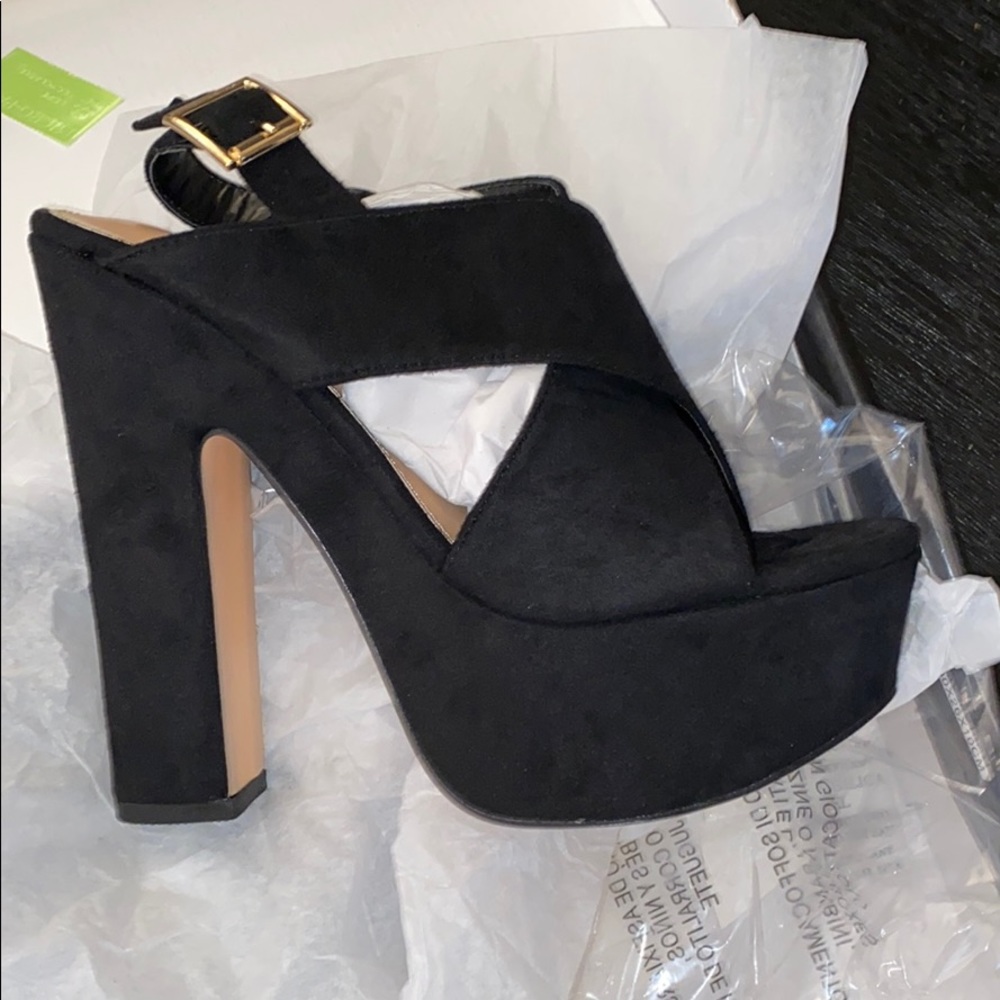 NIB FASHION NOVA BLACK PLATFORMS - Picture 5 of 7
